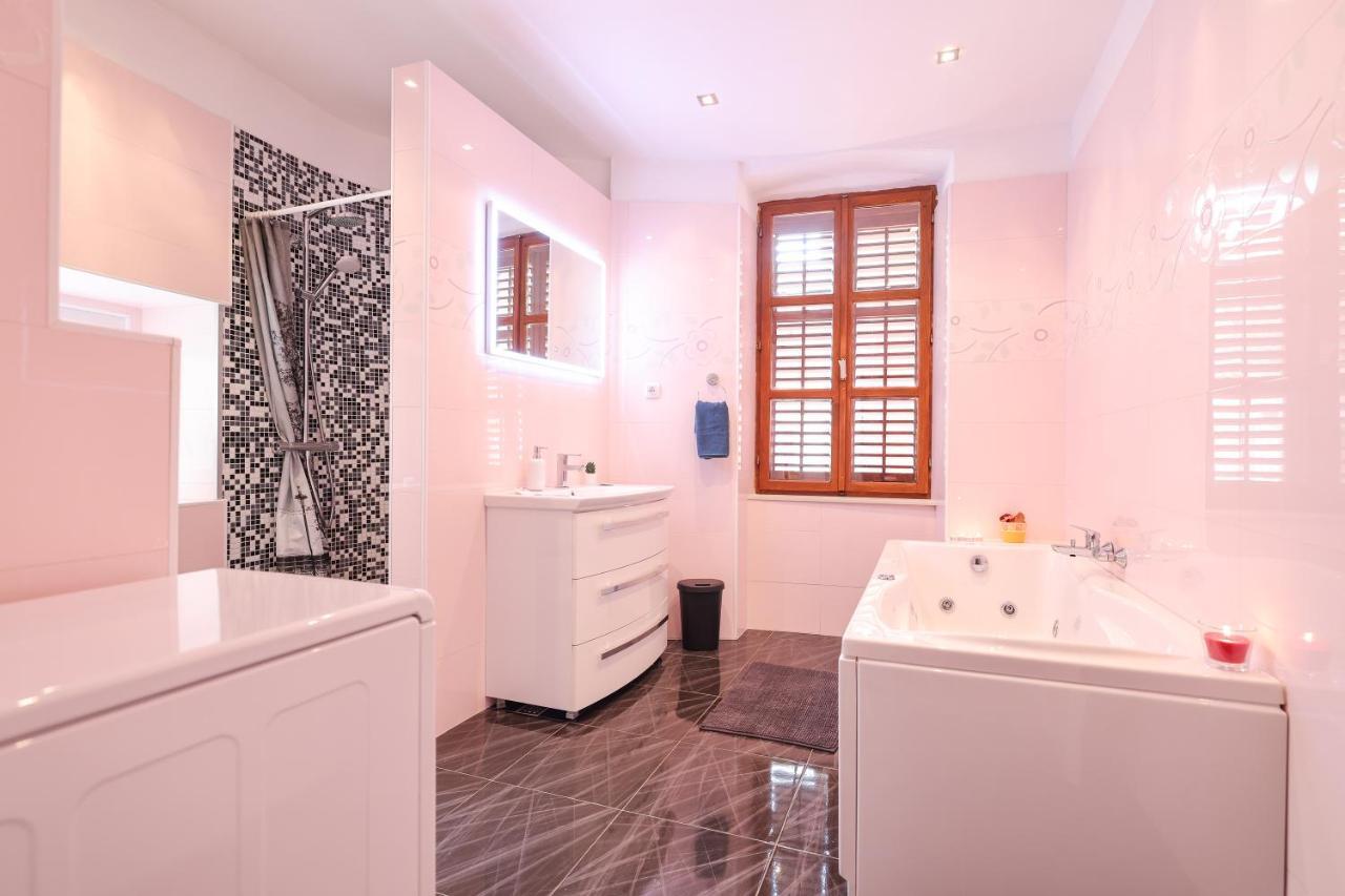 زادار Old Town Donatello Apartment المظهر الخارجي الصورة